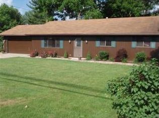 9565 Columbia Rd, Olmsted Falls, OH 44138