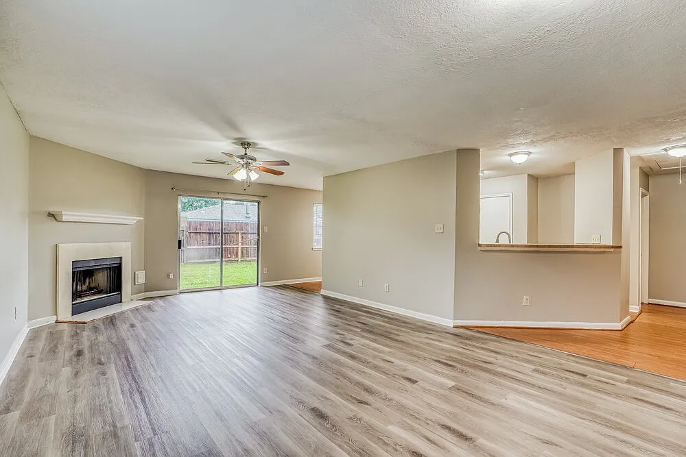 3 bed, 2.0 bath, 1735 sqft, $1,745 — Photo 4