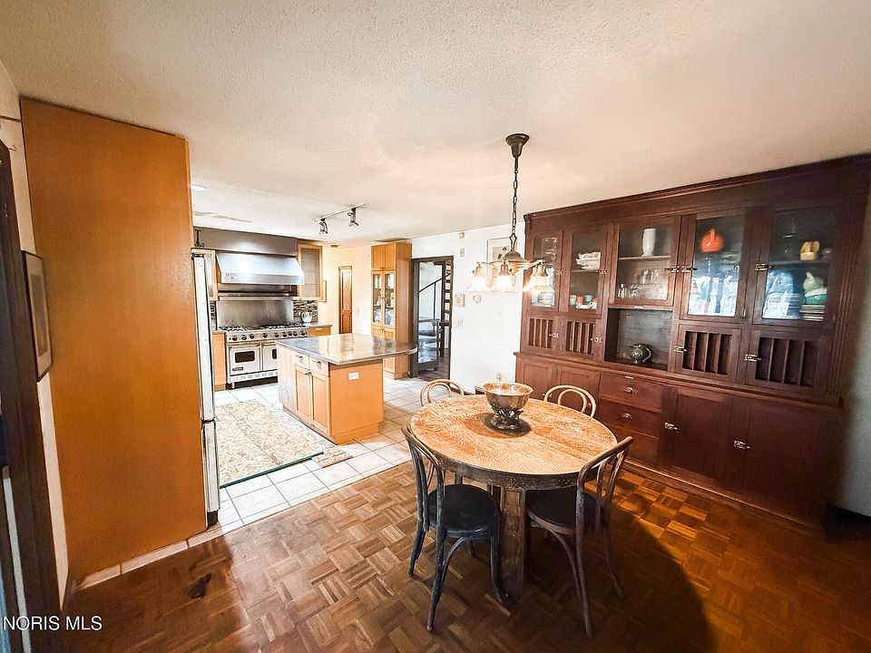 19th image of 1443 Eastgate Rd
