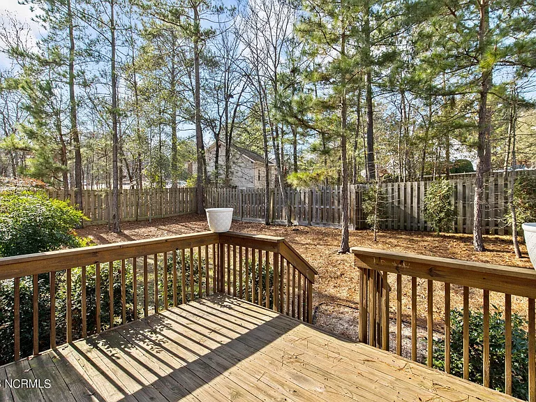 290 Adams Cir — Photo 7