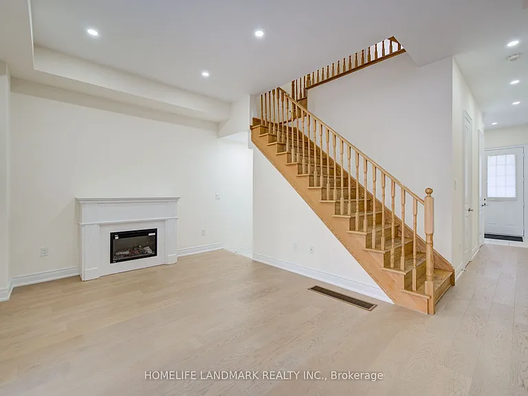 36 Latchford Ln — Photo 8