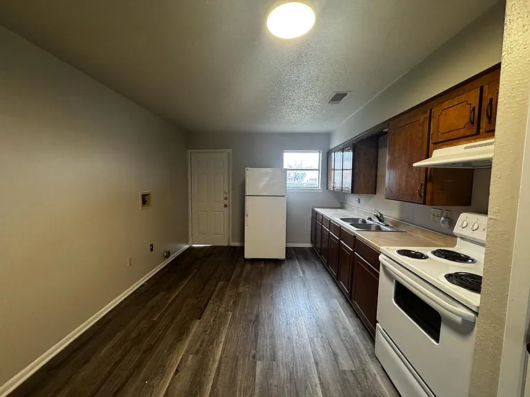 507 W Avenue A — Photo 9