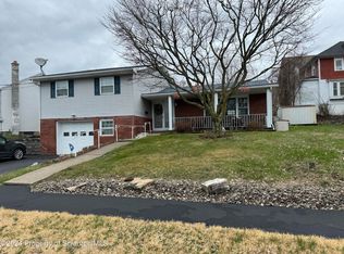 11 High St, Carbondale, PA 18407