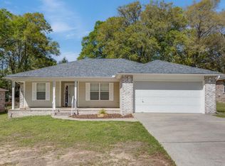 5518 Poinsetta St, Crestview, FL 32539
