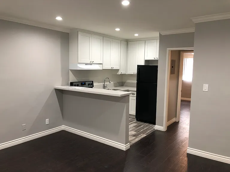 822 N Mariposa Ave — Photo 7