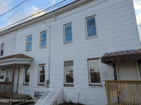 205 Donnelly Ct, Scranton, PA 18505