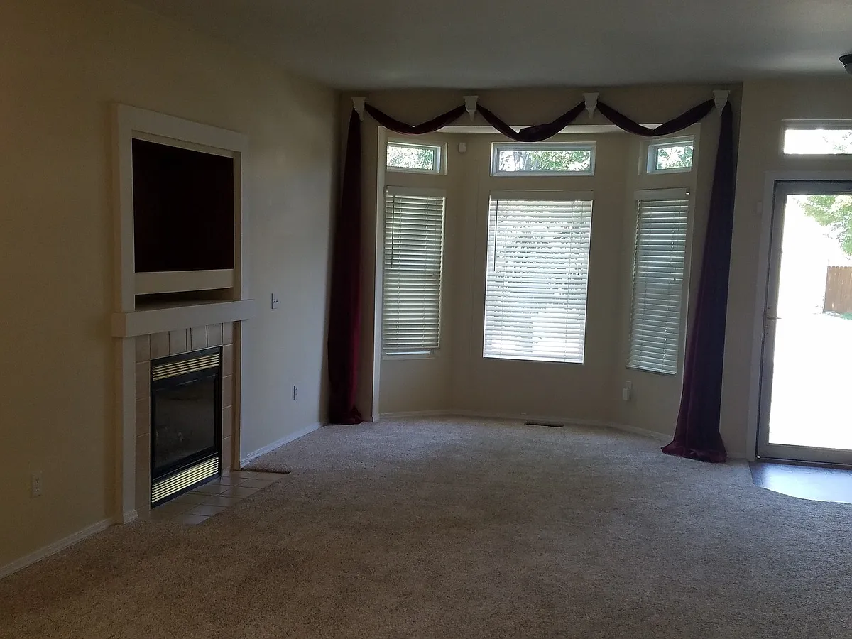 Building Photo - 8155 Ravenel Dr
