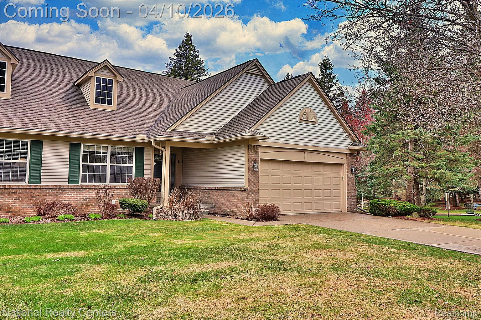 110 Four Seasons Dr photo 1