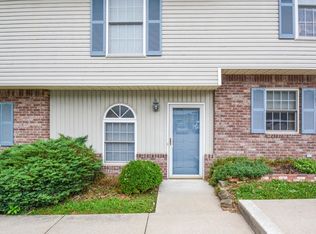910 E Sherwood Hills Dr, Bloomington, IN 47401