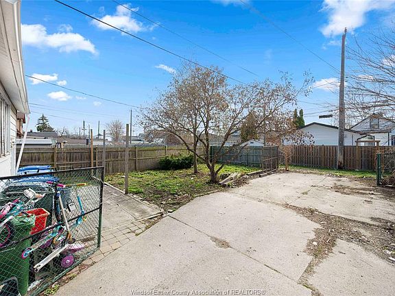 4th image of 1839 Saint Luke Rd