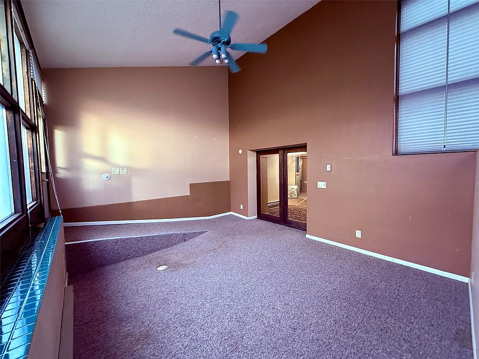 1st image of 236 4th Ave SW