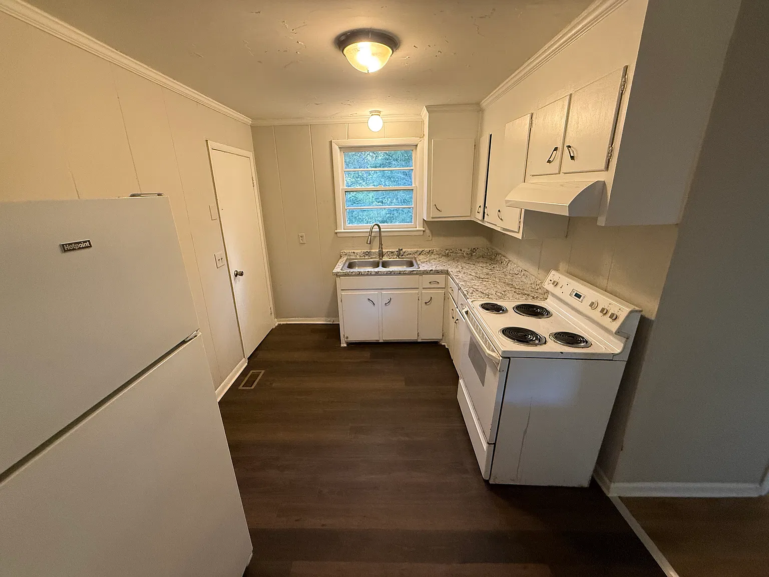 4 bed, 1600 sqft, $1,995 — Photo 4