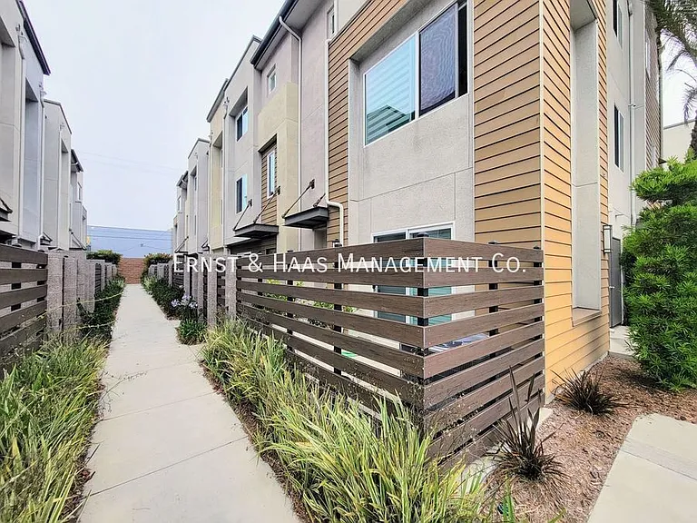 14414 Strawberry Ln #4 — Photo 35