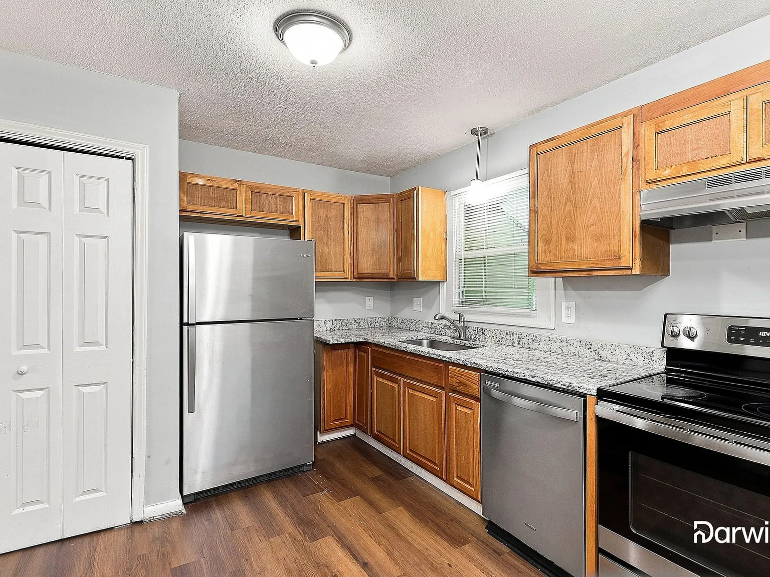 3 bed, 2.0 bath, 1104 sqft, $1,995 — Photo 3