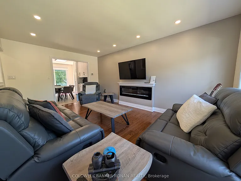 41 Camrose Dr — Photo 13