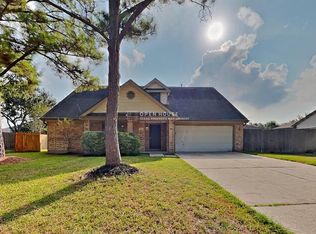 2511 Pecan Grove Ct, Pearland, TX 77584