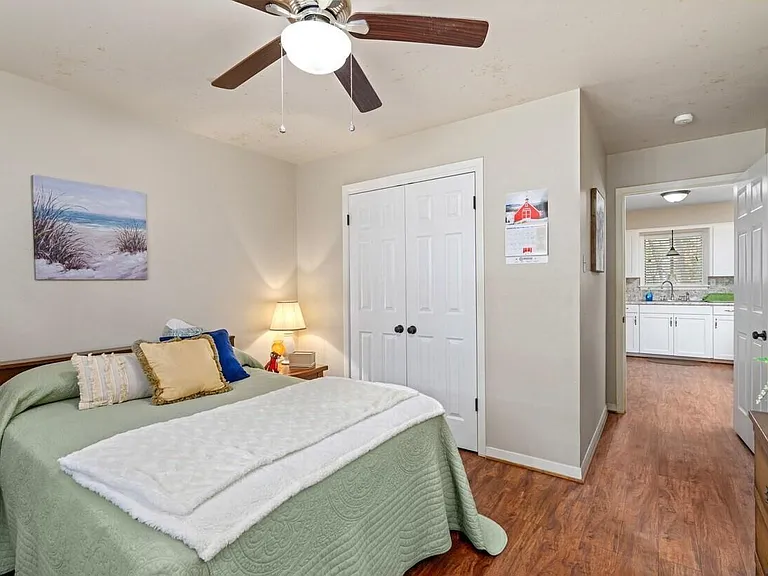 401 E Main St #5 — Photo 9