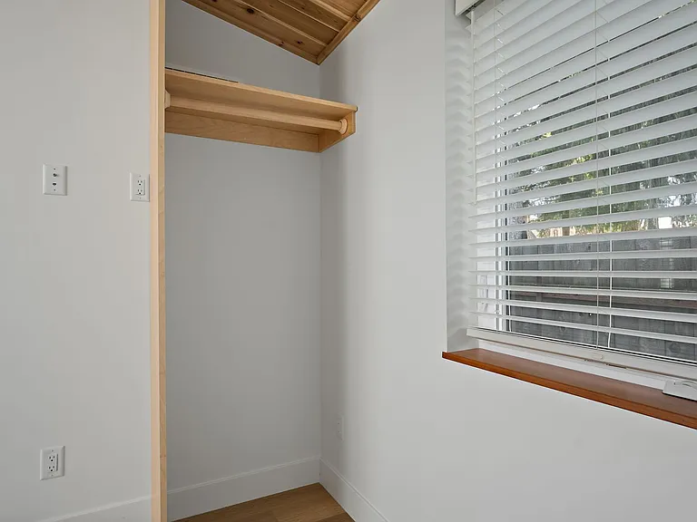 11454 NE Morris St — Photo 9