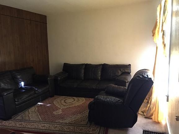 4th image of 1269 Saint Clair St