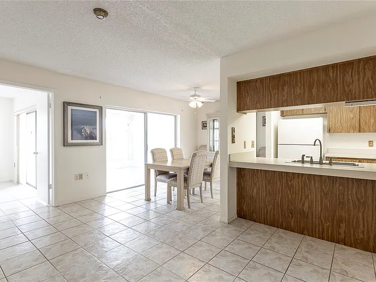 3840 Staysail Ln #3840 — Photo 32