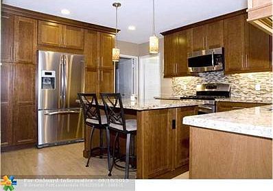 1st image of 301 NE 5th Ave