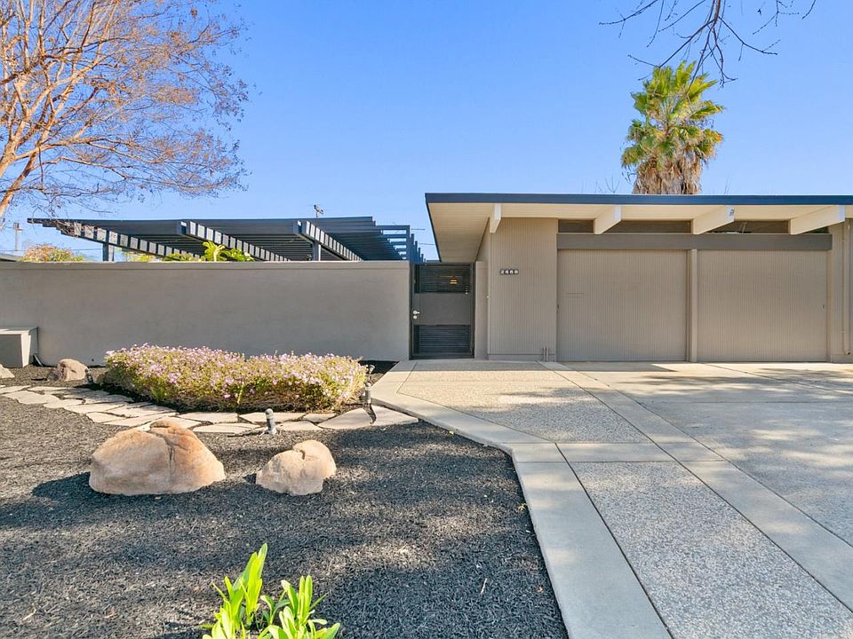 1st image of 2468 Briarwood Dr