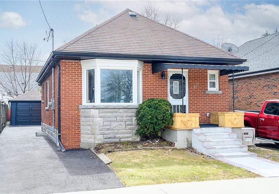 1st image of 150 Brucedale Ave E