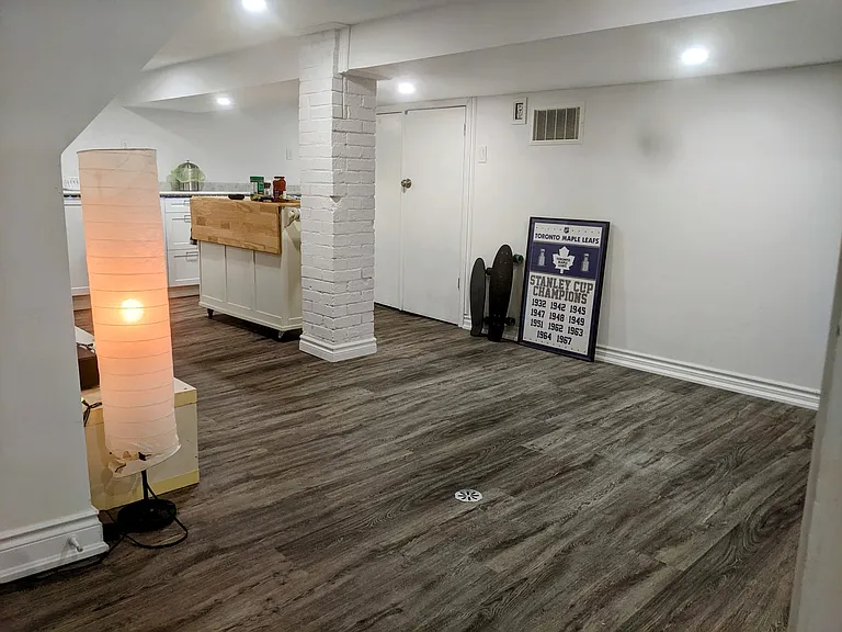 22 Gage Ave S — Photo 4