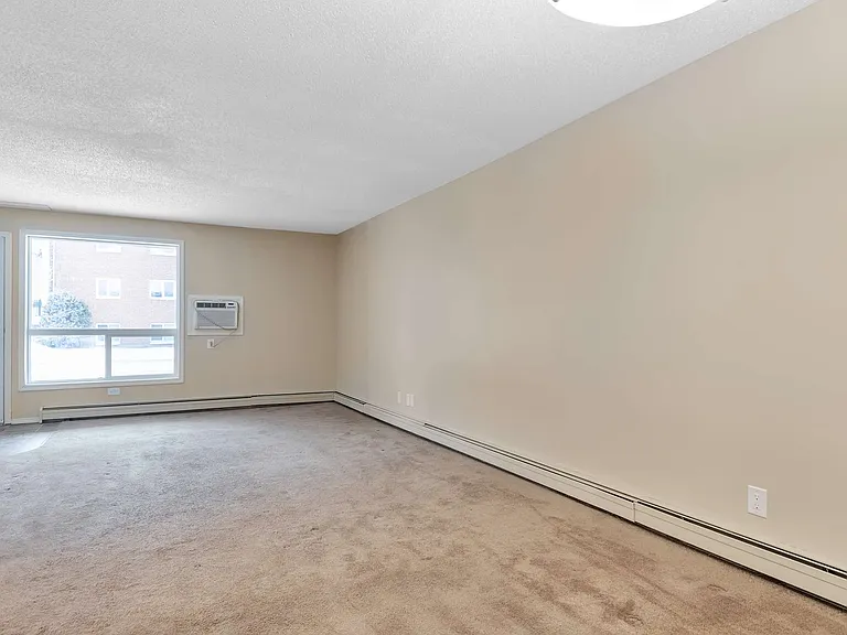 41 Munroe Pl — Photo 15