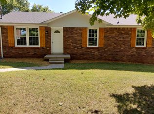 1861 Patricia Dr, Clarksville, TN 37040