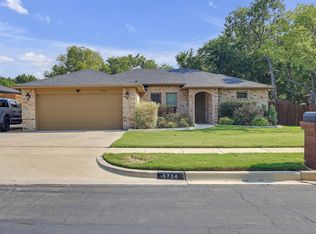 5736 Bonnie Dr, Fort Worth, TX 76148