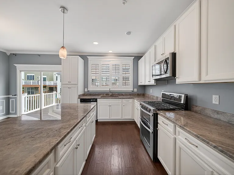 8475 Randell Ridge Rd — Photo 2