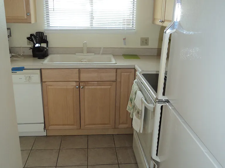 1610 Westbridge Dr #18 — Photo 8