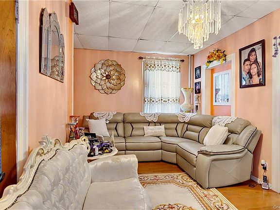 5th image of 4722 Richardson Ave