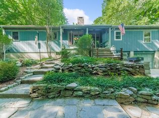 204 Red Root Ln, Milford, CT 06461