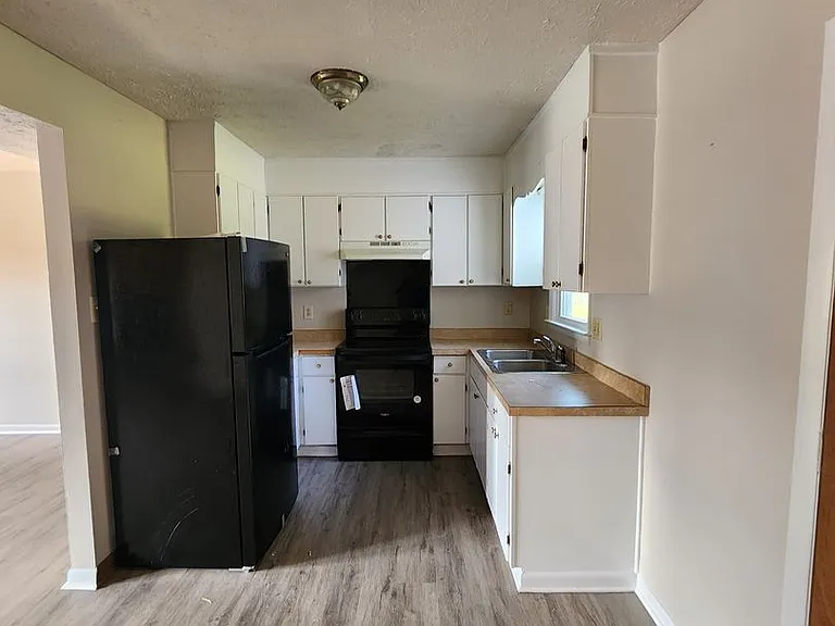 3853 Oak Haven Rd — Photo 3