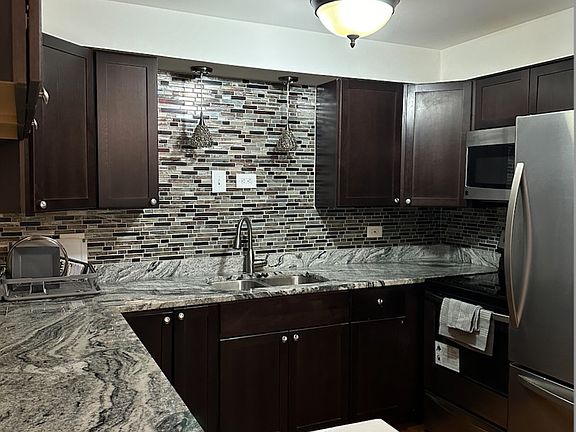 3rd image of 915 8th Ave APT 9