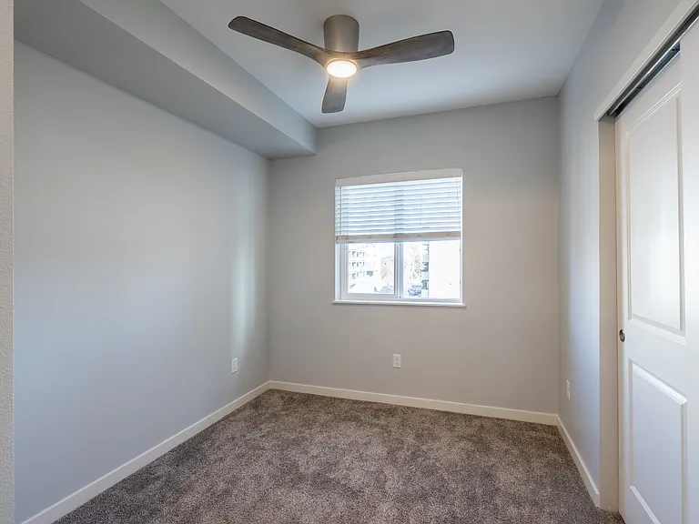 The Irving Apartments — Photo 29