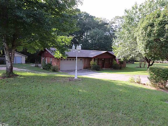 2nd image of 207 W Pine Dr