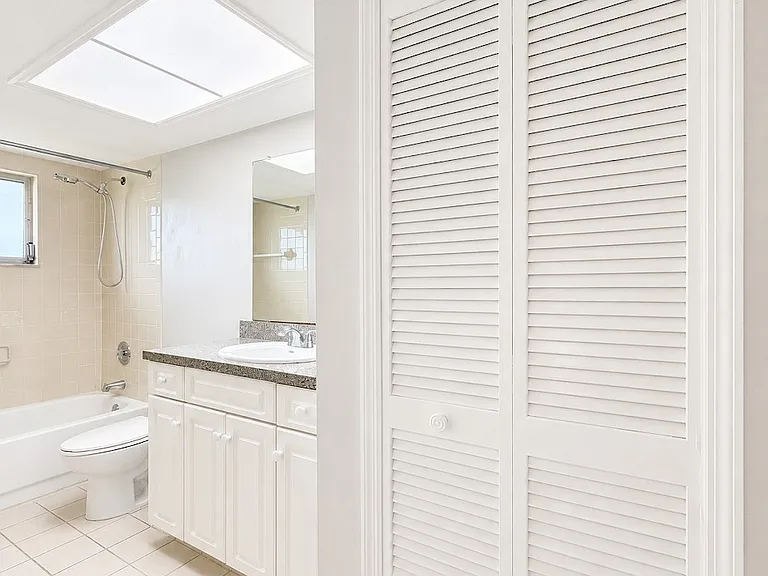3603 SE 9th Pl — Photo 9