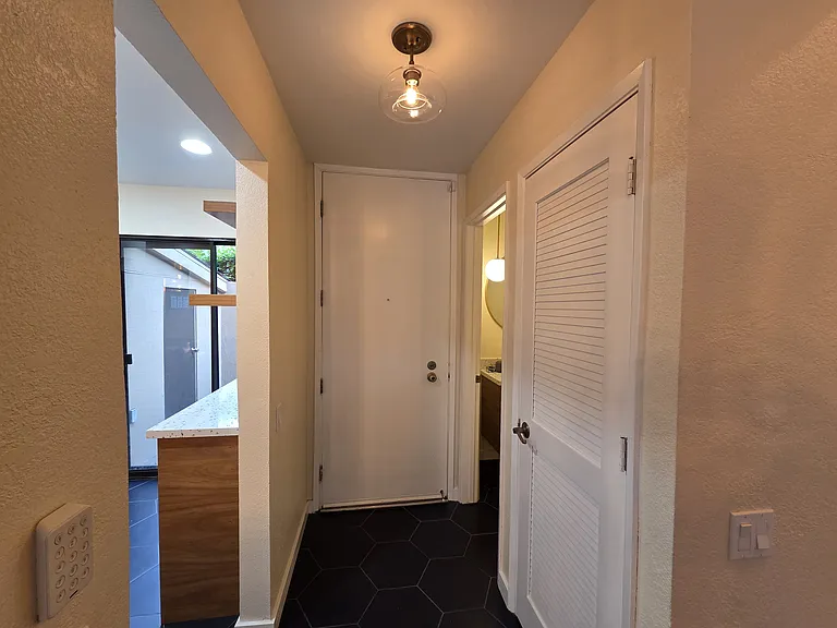 878 Woodside Ln E #2 — Photo 9