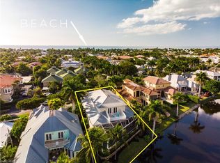 725 W Lake Dr, Naples, FL 34102