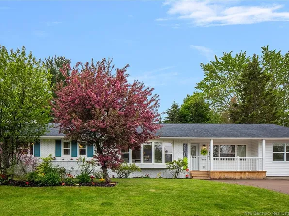 26 Alexander Ave, Moncton, NB E1E 1T2