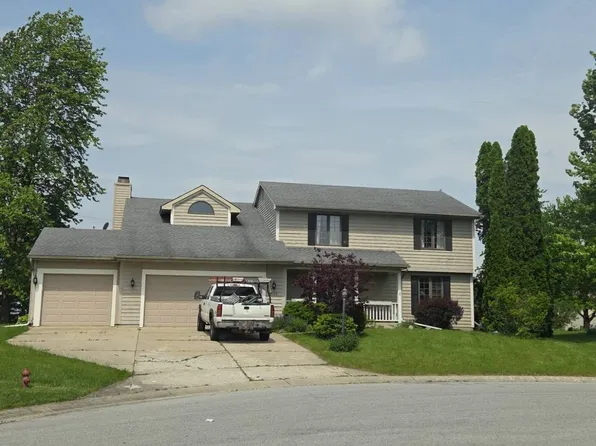 9723 W Cove Ct, Fort Wayne, IN 46804