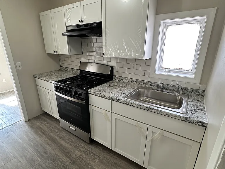 31 Elliott St #1 — Photo 2