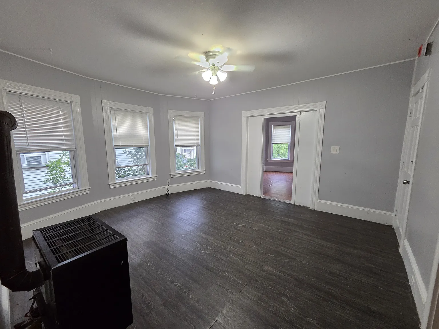 4 bed, 1300 sqft, $2,690 — Photo 3