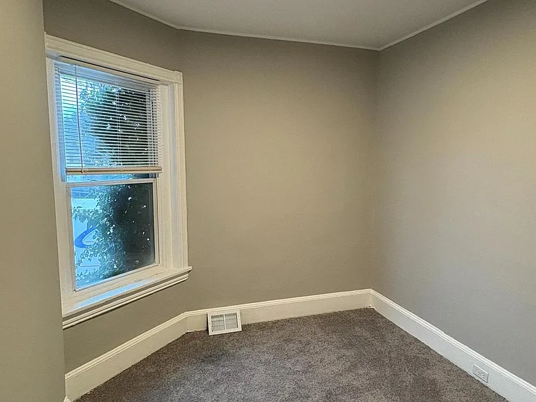 307 N Rodney St — Photo 8