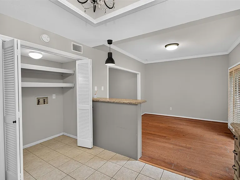11711 Memorial Dr #11 — Photo 16