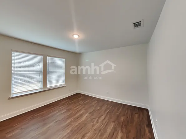 5292 Blue Mountain Dr, Auburn, GA 30011