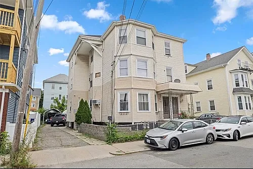 125 Cowden St Photo 1